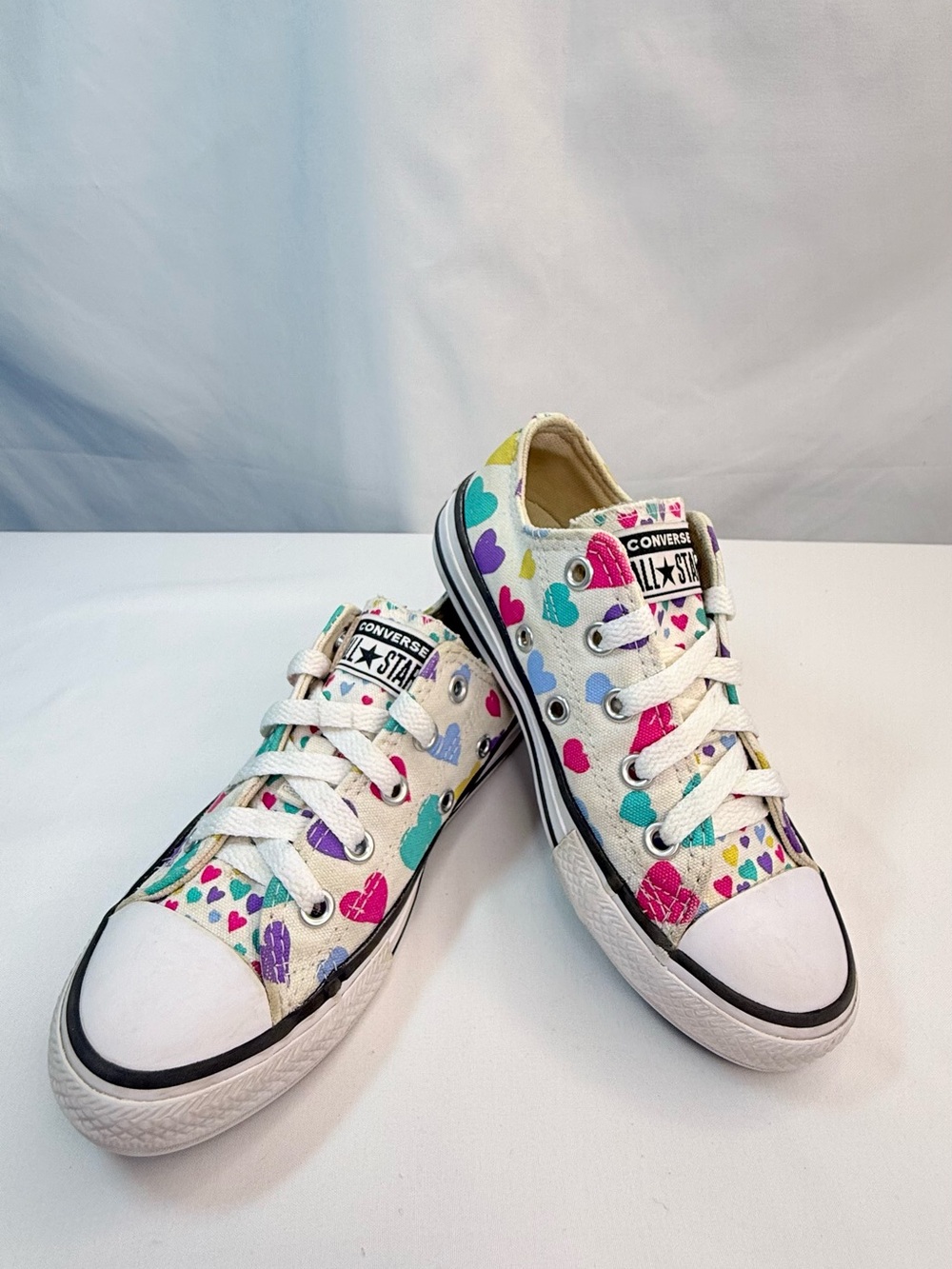 Converse Kids' Girls Size 12 Heart Print Low Top Sneakers - White Multi EUC